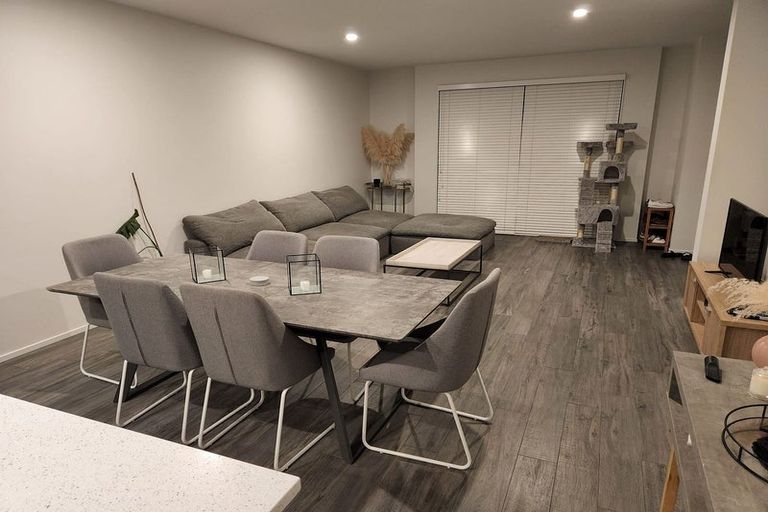 Photo of property in 12 Hakaro Way, Takanini, 2112