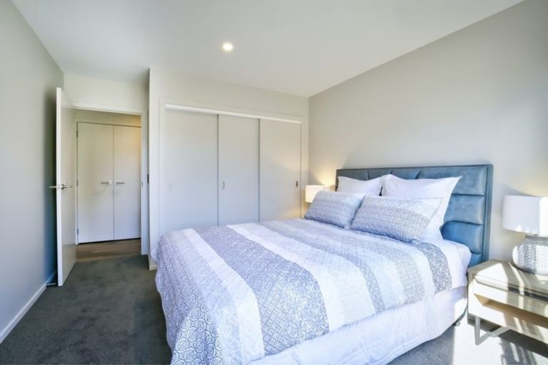 Photo of property in 24 Shepherd Road, Jacks Point, Queenstown, 9371