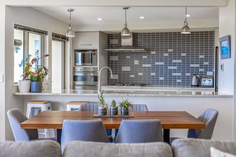 Photo of property in 2 Ocean Vista Lane, Paraparaumu, 5032