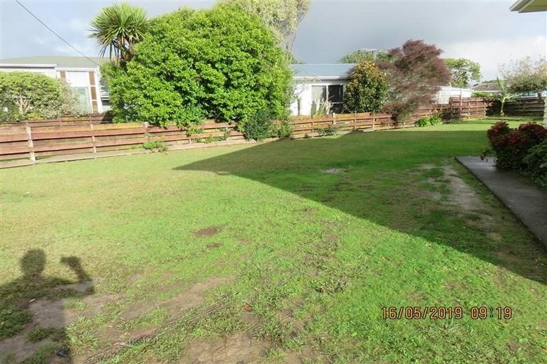 Photo of property in 16 Ascot Avenue, Henderson, Auckland, 0610