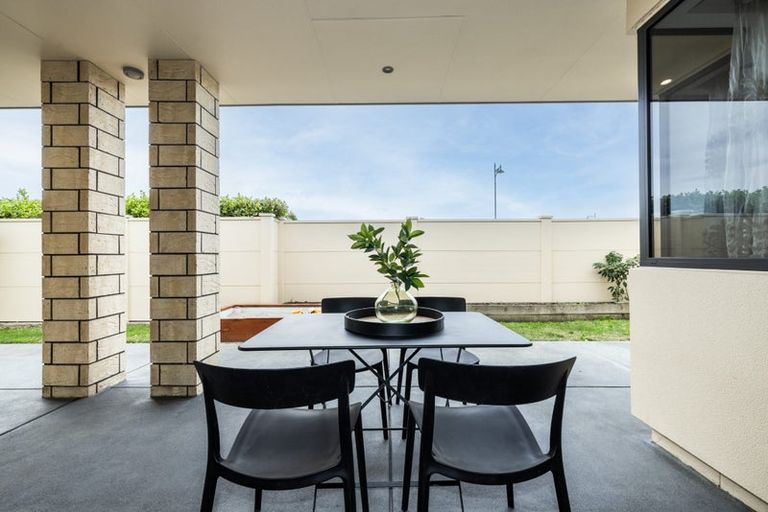 Photo of property in 7 Rotoiti Way, Poraiti, Napier, 4112