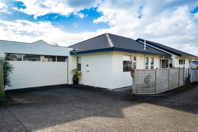 Photo of property in 2/11 Duart Road, Havelock North, 4130