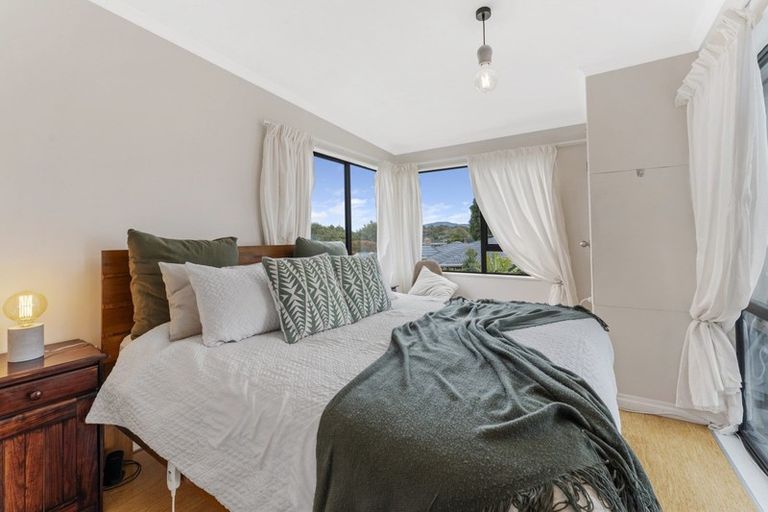 Photo of property in 298 Te Moana Road, Waikanae, 5036