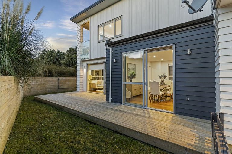 Photo of property in 32 Remuremu Street, Long Bay, Auckland, 0630