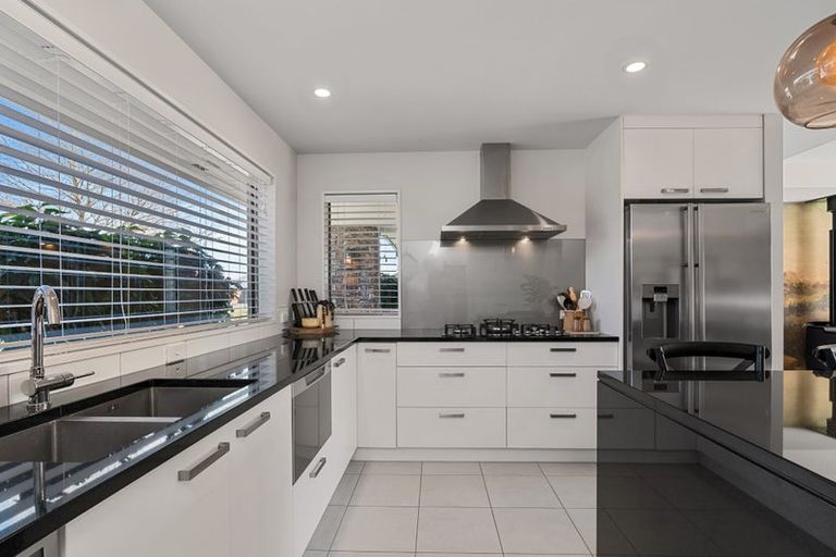 Photo of property in 5 Carradale Avenue, Broomfield, Christchurch, 8042