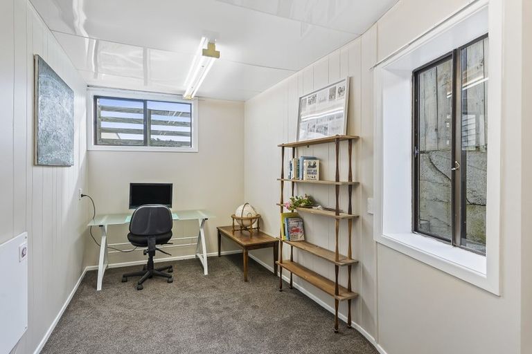 Photo of property in 6 Arnold Grove, Paraparaumu Beach, Paraparaumu, 5032