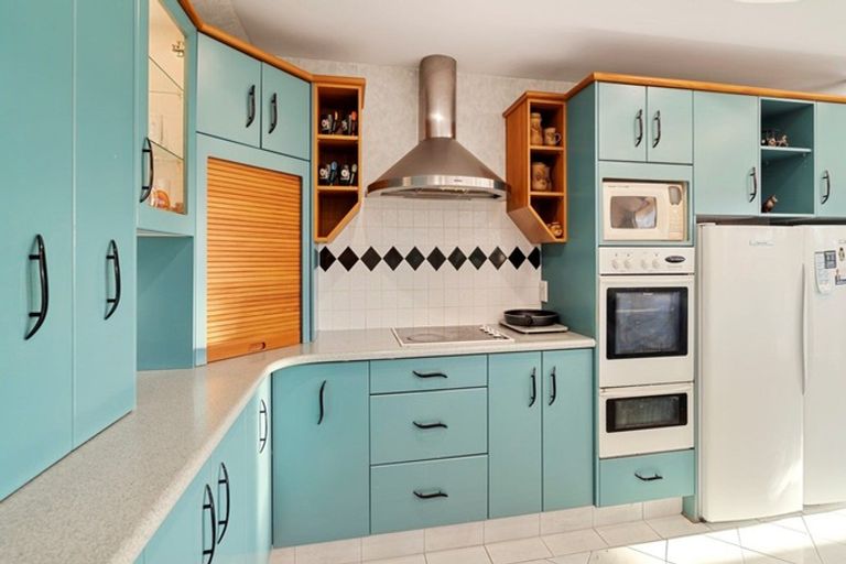 Photo of property in 2 Gordon Road, Mount Maunganui, 3116