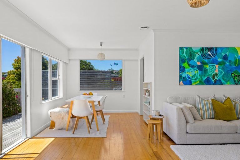 Photo of property in 1/46 Matipo Road, Mairangi Bay, Auckland, 0630