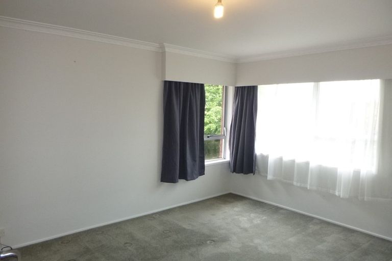 Photo of property in 42 James Evans Drive, Northcote, Auckland, 0627