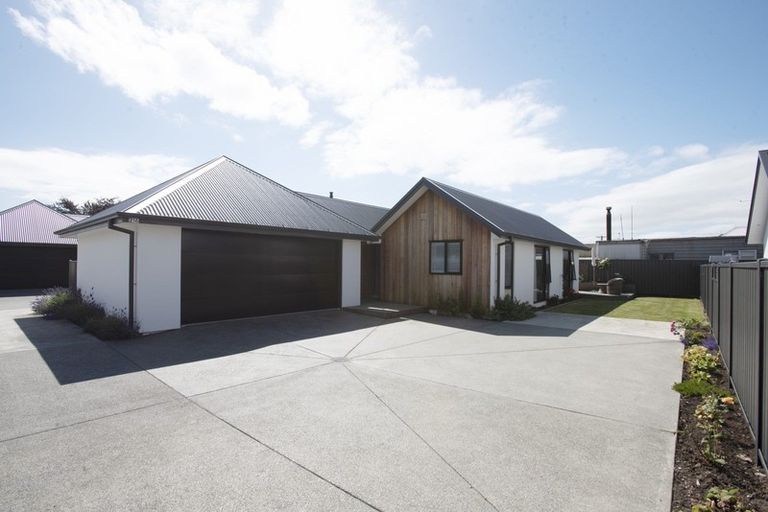 Photo of property in 216 Park Street, Winton, 9720