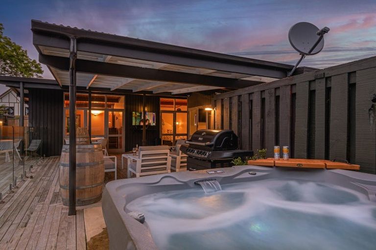 Photo of property in 9 Montgomery Terrace, Hokowhitu, Palmerston North, 4410