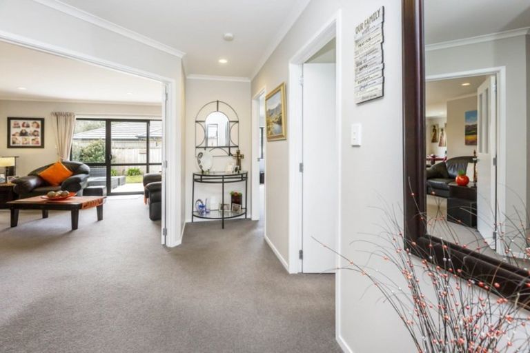 Photo of property in 89 Riverstone Drive, Riverstone Terraces, Upper Hutt, 5018