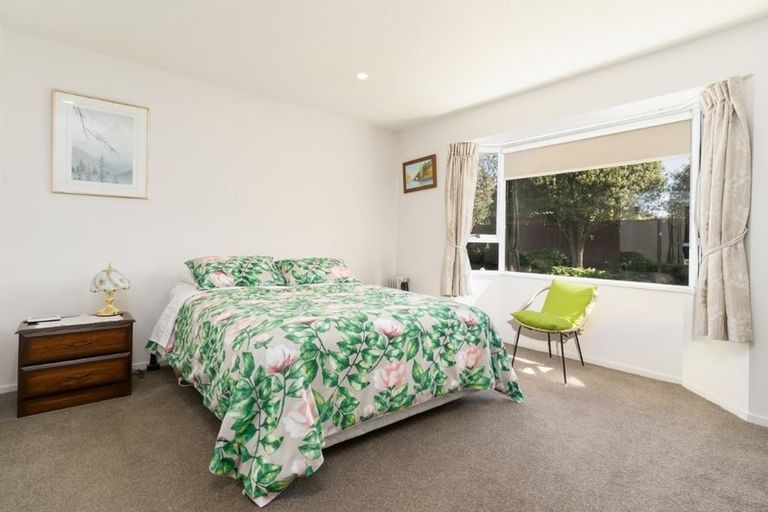 Photo of property in 42 Beauford Place, Parklands, Christchurch, 8083