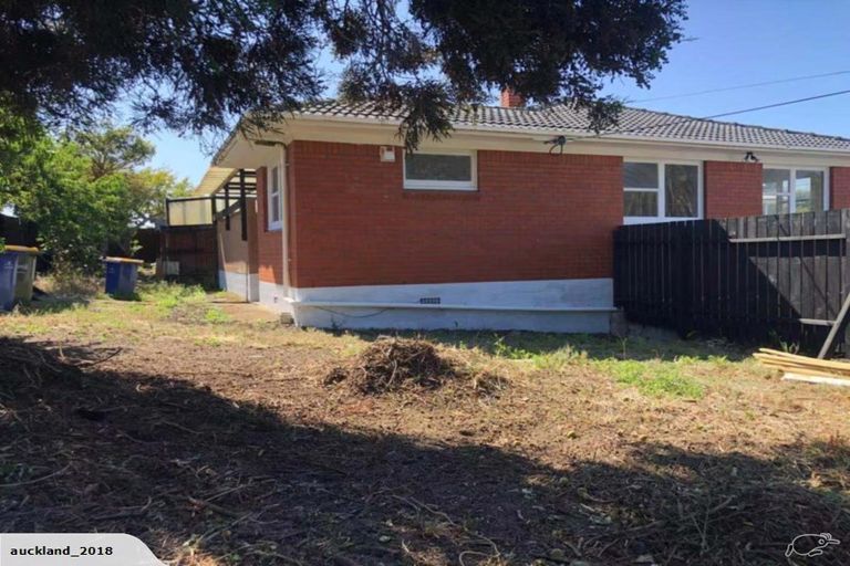 Photo of property in 104 Archibald Road, Kelston, Auckland, 0602