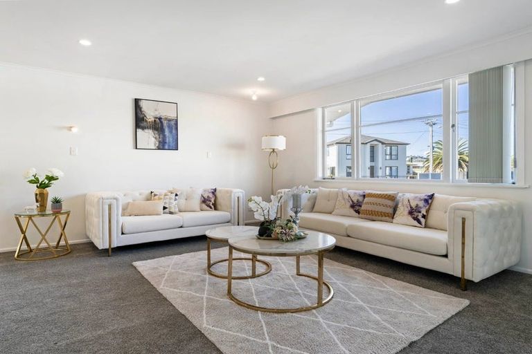 Photo of property in 24 Hill Crescent, Papakura, 2110