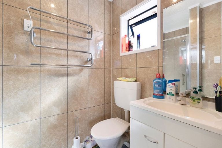 Photo of property in 45 Aldern Road, Massey, Auckland, 0614