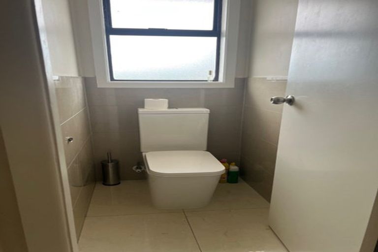 Photo of property in 17 Bradbury Road, Botany Downs, Auckland, 2010