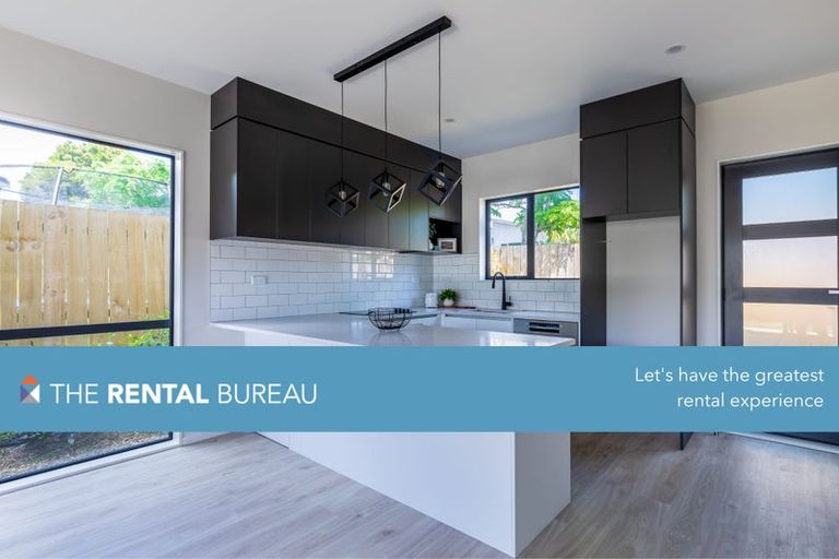 Photo of property in 7/11 Karamu Street, Te Atatu Peninsula, Auckland, 0610