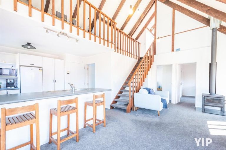 Photo of property in 27a Kingsbridge Place, Newlands, Wellington, 6037