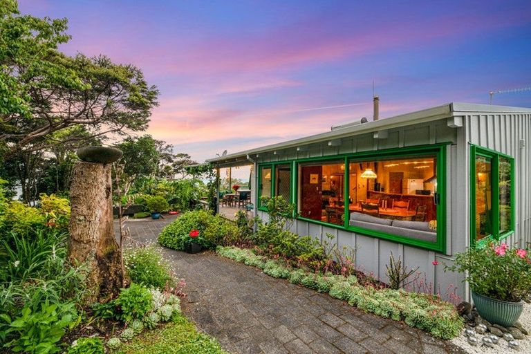 Photo of property in 149 Cornwallis Road, Cornwallis, Auckland, 0604