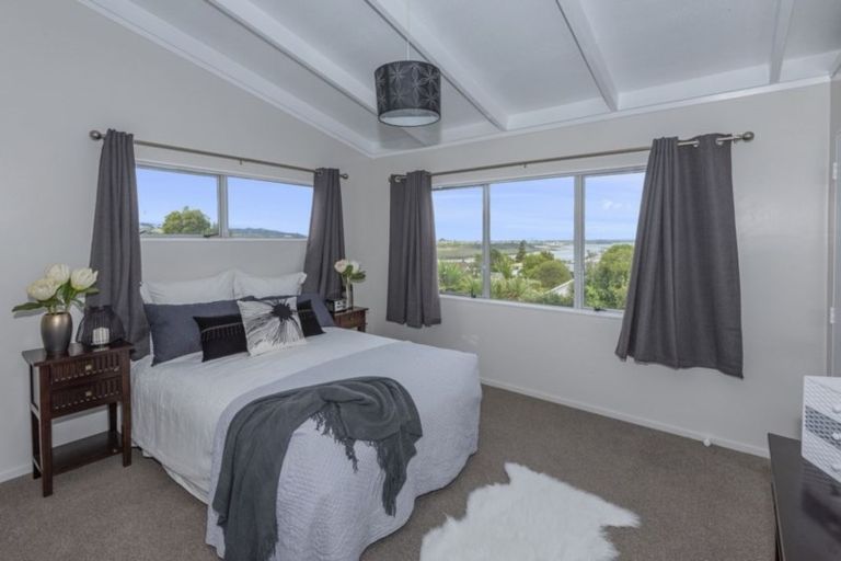 Photo of property in 37 Eureka Place, Parahaki, Whangarei, 0112