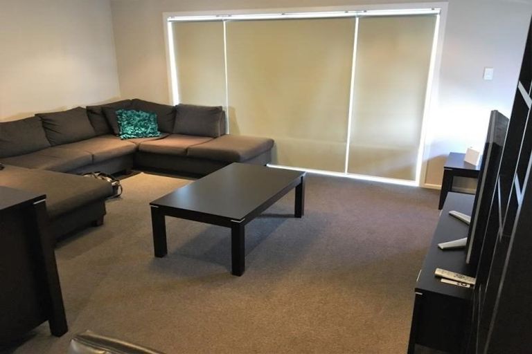 Photo of property in 14 Vera Road, Te Atatu South, Auckland, 0610