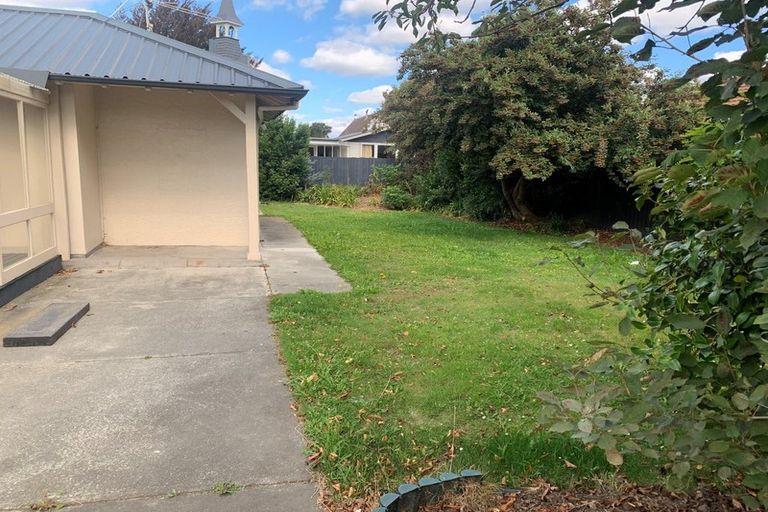 Photo of property in 833 Main North Road, Belfast, Christchurch, 8051