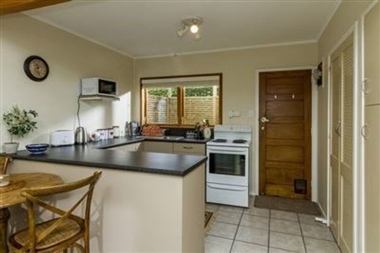 Photo of property in 2/40 Vauxhall Road, Devonport, Auckland, 0624