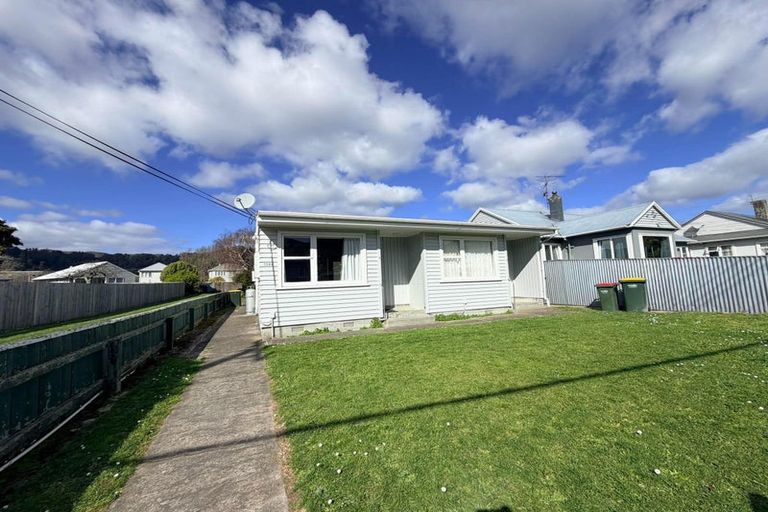 Photo of property in 138 Reynolds Street, Taita, Lower Hutt, 5011