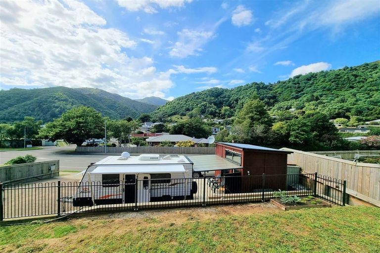 Photo of property in 37a Wairau Road, Picton, 7220