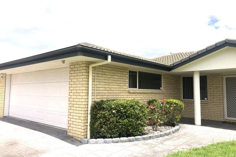 Photo of property in 19 Cairns Crescent, Rototuna, Hamilton, 3210