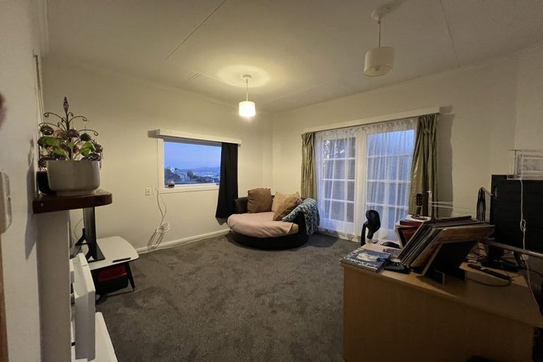 Photo of property in 4/5 Benares Street, Khandallah, Wellington, 6035