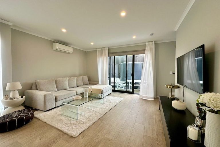 Photo of property in 2 Ko Iti Lane, Hobsonville, Auckland, 0616