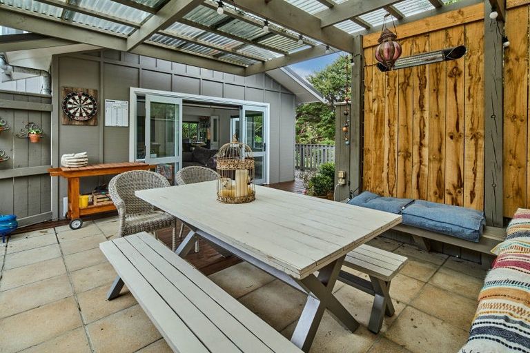 Photo of property in 15 Charlotte Way, Raumati South, Paraparaumu, 5032