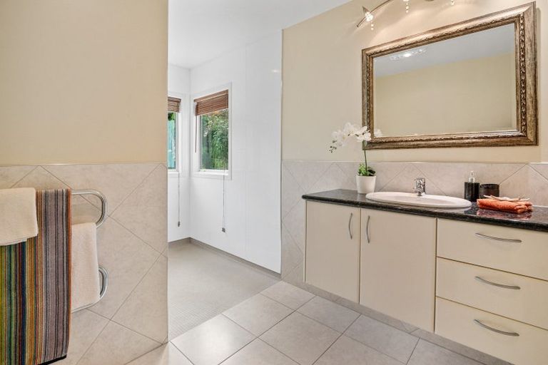 Photo of property in 117 Tanekaha Road, Titirangi, Auckland, 0604