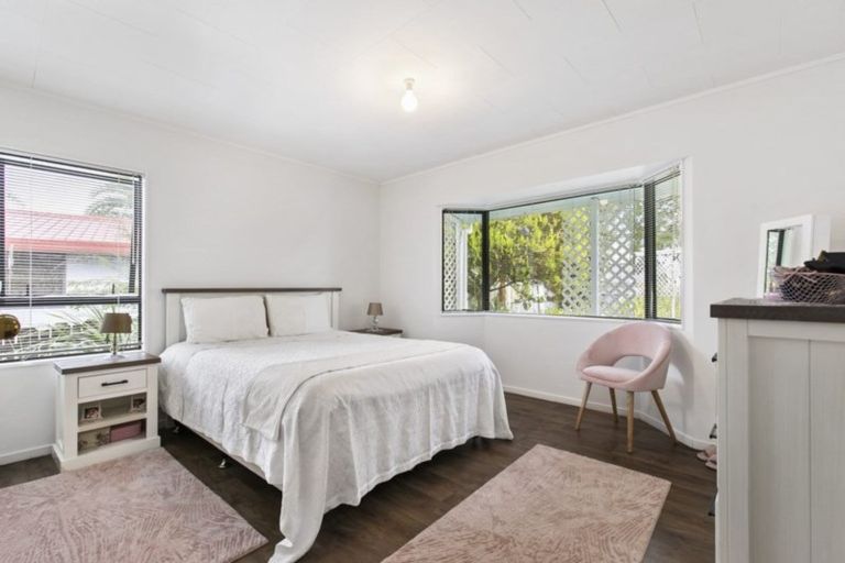 Photo of property in 23 Shadon Place, Stanmore Bay, Whangaparaoa, 0932