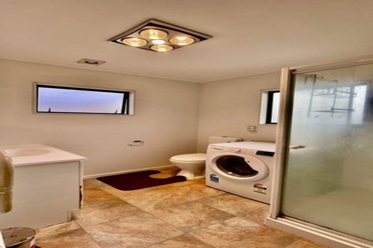 Photo of property in 2/62 Hillcrest Road, Papatoetoe, Auckland, 2025