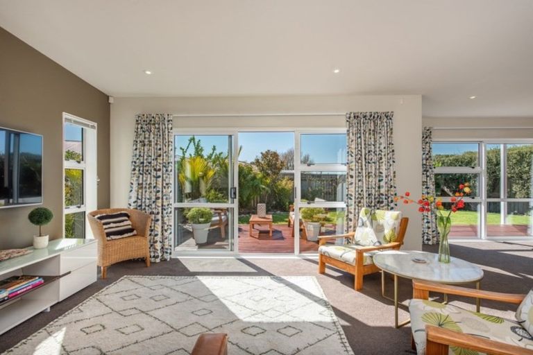 Photo of property in 10 Sue Avenue, Otaki, 5512