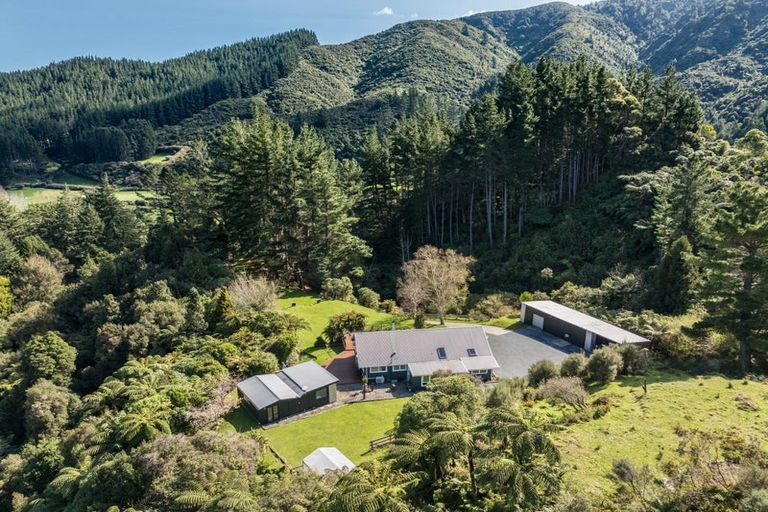 Photo of property in 1470 Akatarawa Road, Akatarawa Valley, Upper Hutt, 5372