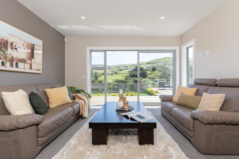 Photo of property in 22 Farnworth Terrace, Churton Park, Wellington, 6037