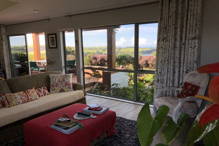 Photo of property in 1415 Whangaparaoa Road, Army Bay, Whangaparaoa, 0930