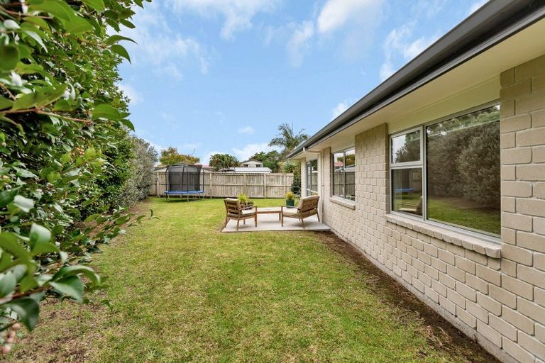 Photo of property in 4 Ishtar Place, One Tree Point, 0118