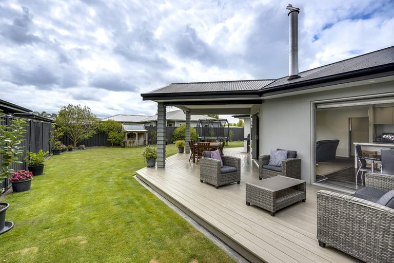 Photo of property in 17 Waitaki Way, Poraiti, Napier, 4112