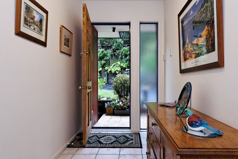 Photo of property in 35 Chamari Close, Titirangi, Auckland, 0604