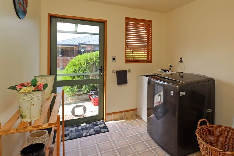 Photo of property in 12 Grove Avenue, Weston, Oamaru, 9401