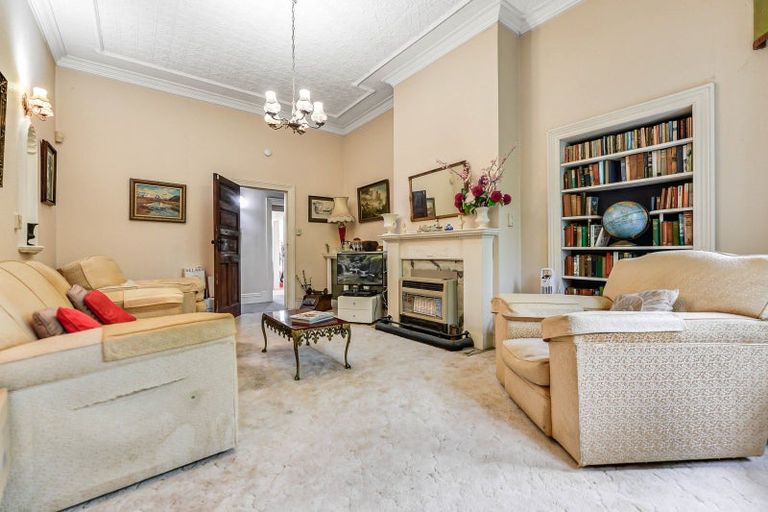 Photo of property in 50 Forest Lake Road, Forest Lake, Hamilton, 3200