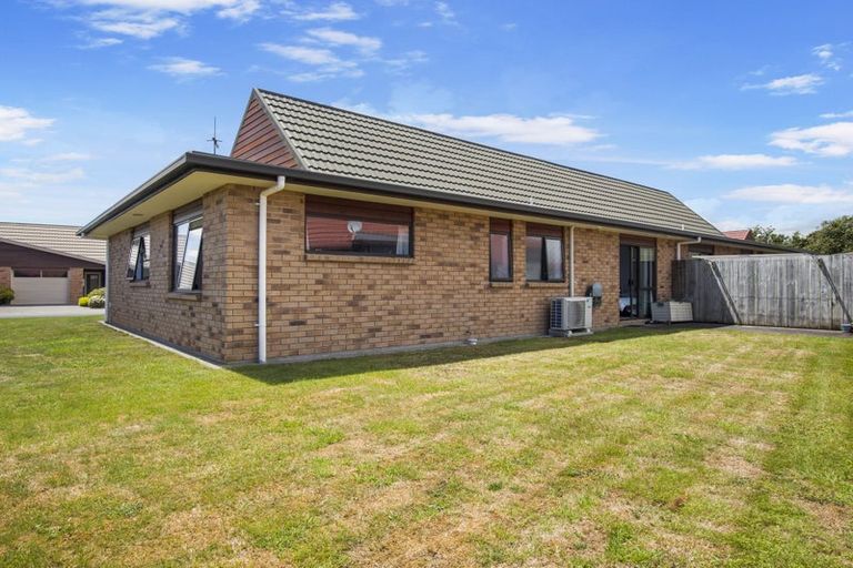 Photo of property in Rangeview Villas, 41/9 Fuller Close, Levin, 5510