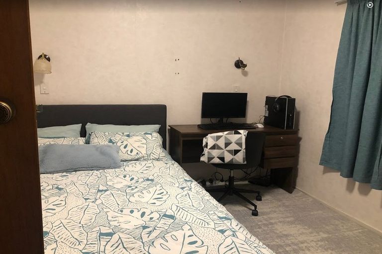 Photo of property in 21 Tauroa Road, Havelock North, 4130