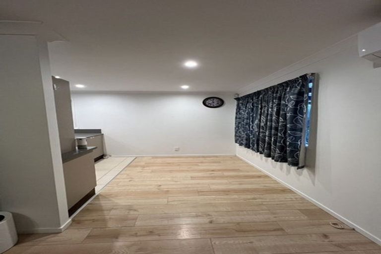 Photo of property in 1 Marvon Downs Avenue, Pakuranga Heights, Auckland, 2010