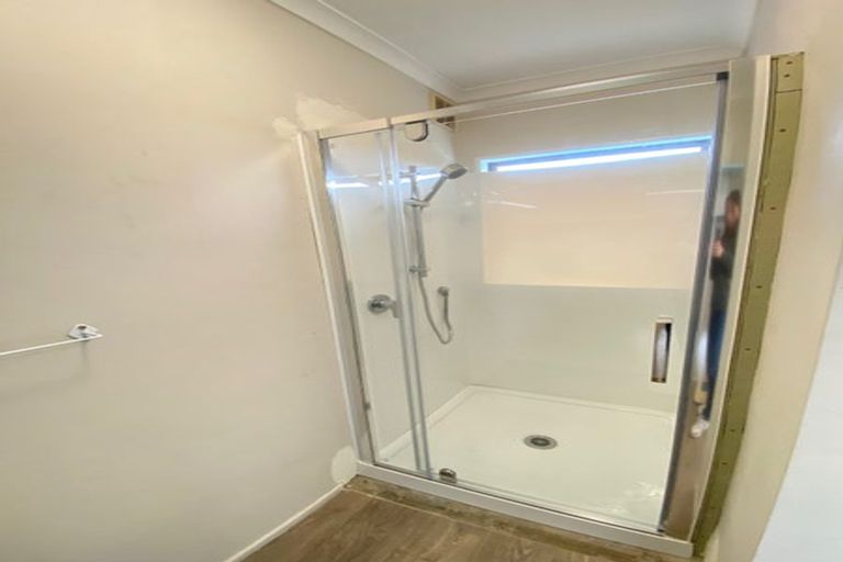 Photo of property in 6 Riesling Place, Henderson, Auckland, 0612